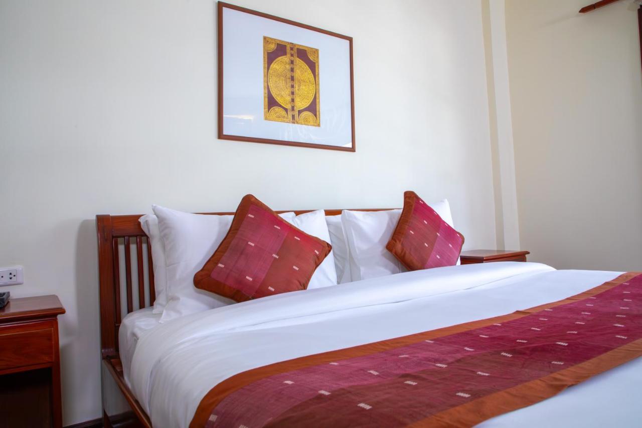 Phongsavath Boutique Hotel Вьентьян Экстерьер фото